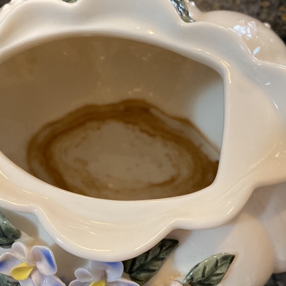 Vintage Tea Set. Teapot (lid missing) sugar bowl and tea cup. Made in China - Picture 5 of 6